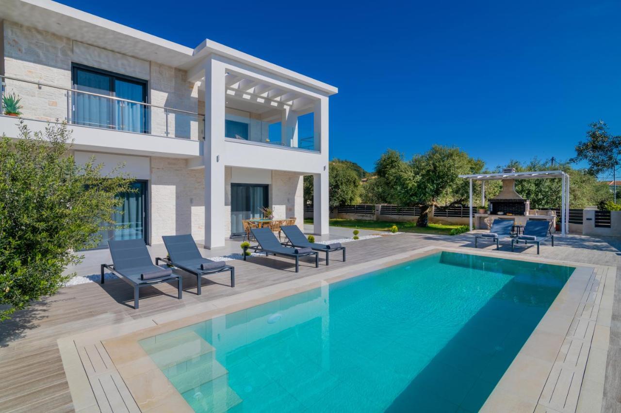 Solis Ortus Villa! Kalamákion Exterior foto